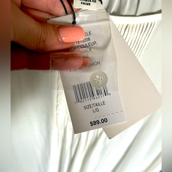 Ladies white blouse -size large - Picture 4 of 4